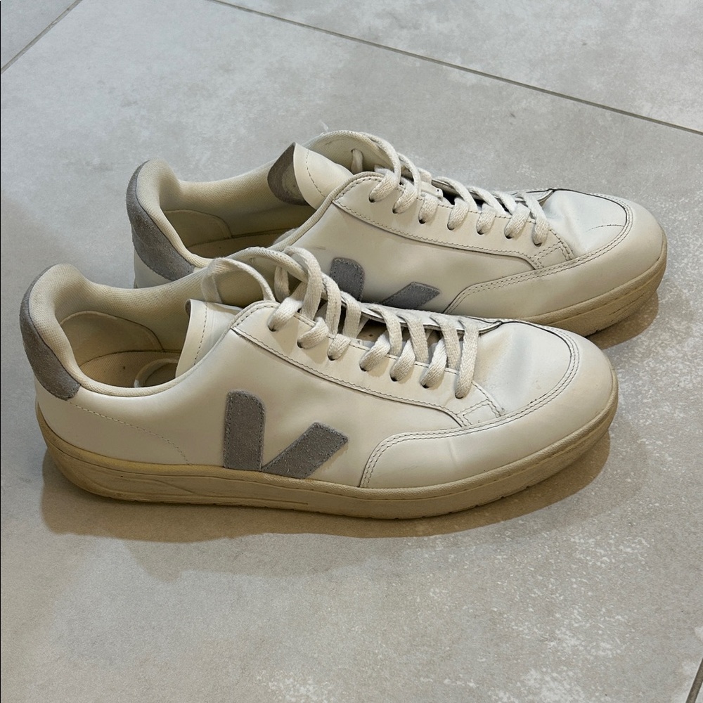 Veja Men's Cream and Gray Sneakers